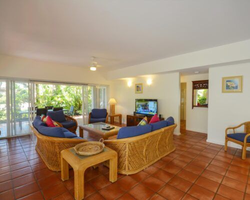 Balboa-Port-Douglas-Apartments-Unit-1 (9)